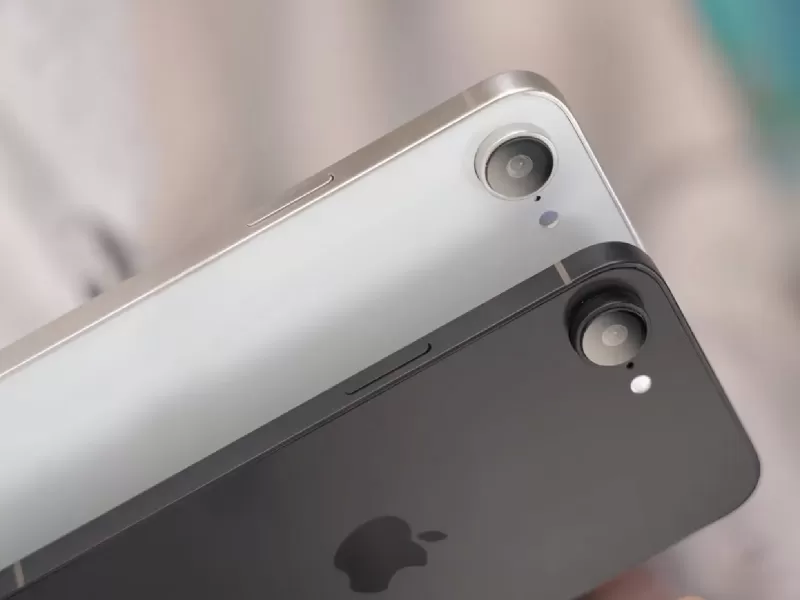 iPhone SE 2025