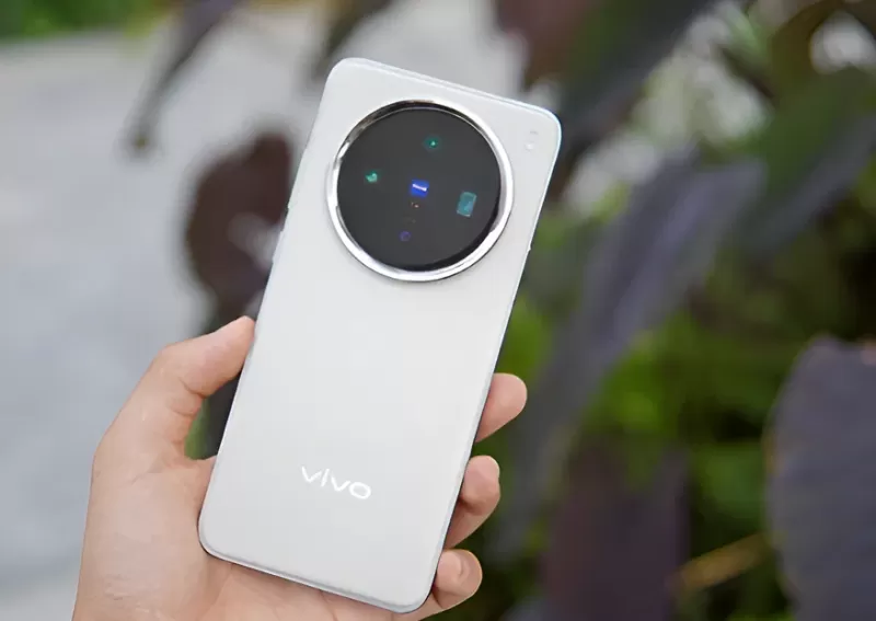 Vivo анонсировала смартфон X300 Pro