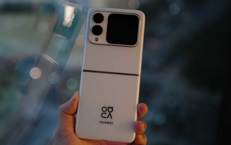 Huawei nova Flip