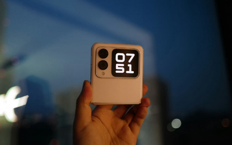 Huawei nova Flip