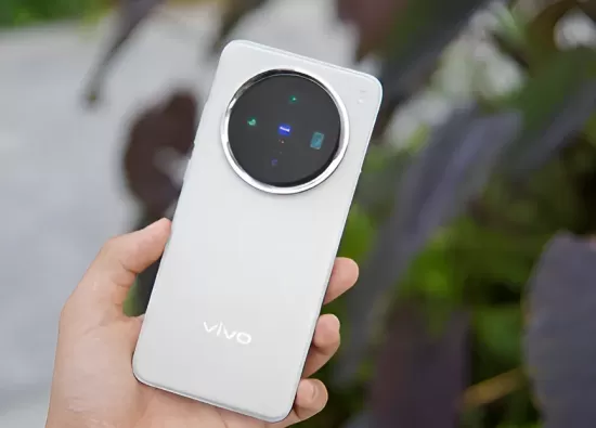 Vivo анонсировала смартфон X300 Pro