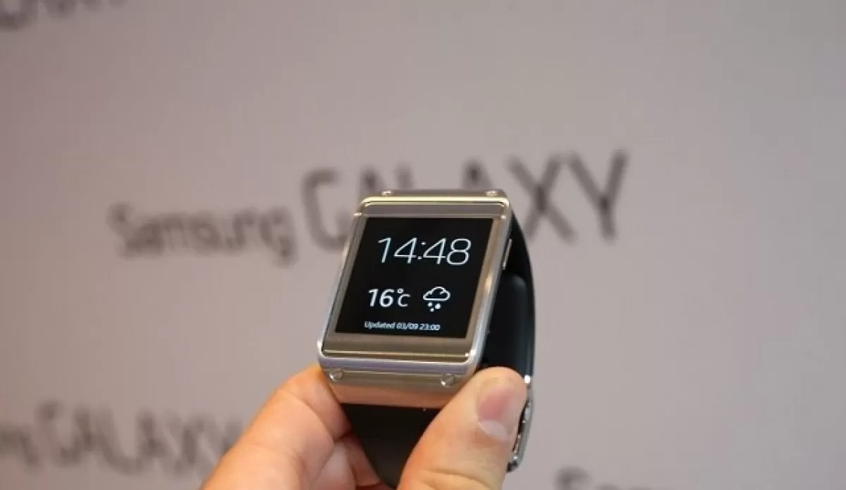 Умные часы Samsung Galaxy Watch снова станут прямоугольные