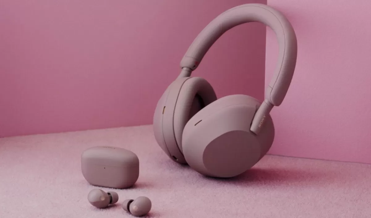 Sony анонсировала наушники WH-1000XM5 и WF-1000XM5 в новом дымчато-розовом цвете